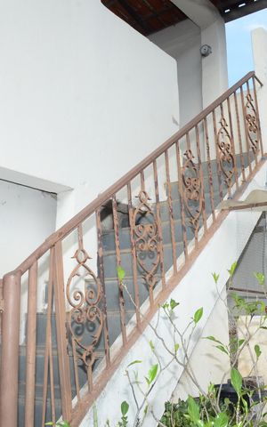 Casa à venda com 428m², 3 quartos e 3 vagasEscada