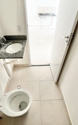 Apartamento à venda com 56m², 2 quartos e sem vaga Apartamento à venda com 56m², 2 quartos e sem vagaBanheiro