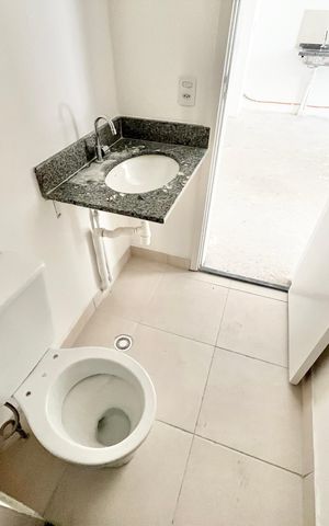 Apartamento à venda com 56m², 2 quartos e sem vaga Apartamento à venda com 56m², 2 quartos e sem vagaBanheiro