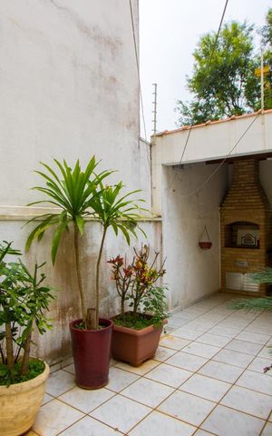 Casa à venda com 182m², 3 quartos e 3 vagas Casa à venda com 182m², 3 quartos e 3 vagasQuintal/Espaço gourmet