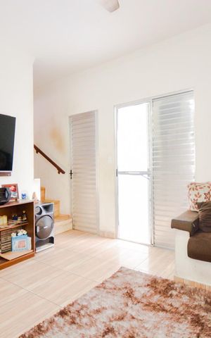 Casa para alugar com 125m², 2 quartos e 2 vagasSala