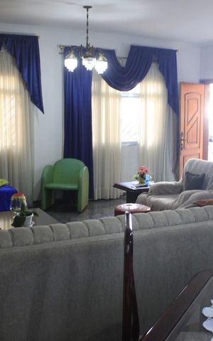 Casa à venda com 420m², 4 quartos e 4 vagasSala