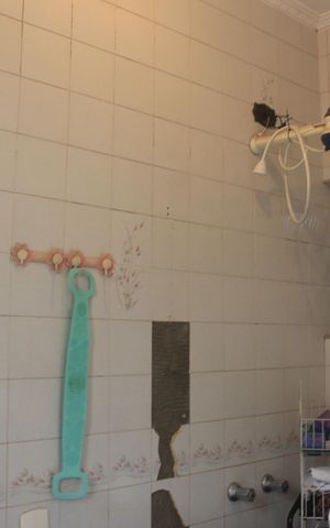 Casa à venda com 420m², 4 quartos e 4 vagasSuíte 2/ Quarto de empregado ( banheiro)