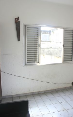 Casa à venda com 420m², 4 quartos e 4 vagasSuíte 2/ Quarto de empregado