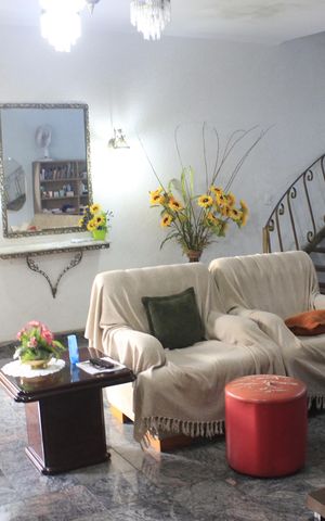 Casa à venda com 420m², 4 quartos e 4 vagasSala