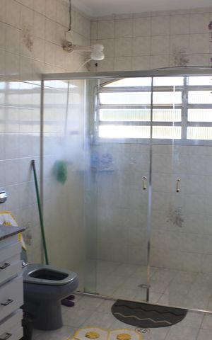 Casa à venda com 420m², 4 quartos e 4 vagasBanheiro social