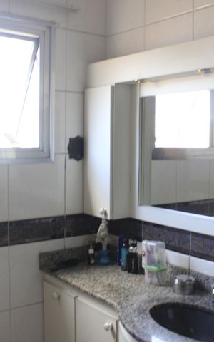 Casa à venda com 420m², 4 quartos e 4 vagasBanheiro da Suíte 1