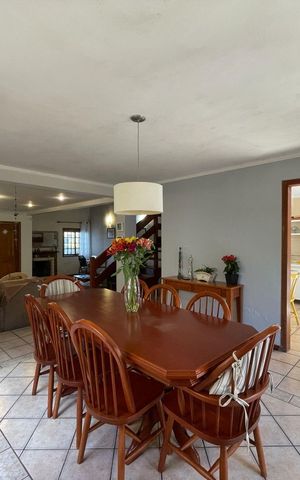 Casa à venda com 190m², 2 quartos e 3 vagas