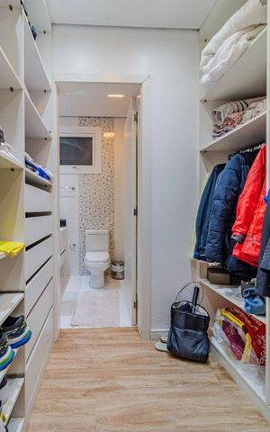 Casa de condomínio para alugar com 290m², 3 quartos e 4 vagas Casa de condomínio para alugar com 290m², 3 quartos e 4 vagasCloset