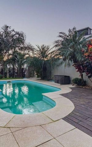 Casa de condomínio para alugar com 290m², 3 quartos e 4 vagas Casa de condomínio para alugar com 290m², 3 quartos e 4 vagasÁrea comum