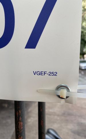 Casa à venda com 300m², 3 quartos e 4 vagas Casa à venda com 300m², 3 quartos e 4 vagasID