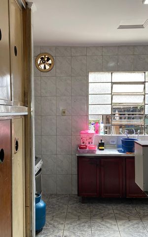 Casa à venda com 300m², 3 quartos e 4 vagas Casa à venda com 300m², 3 quartos e 4 vagasCozinha