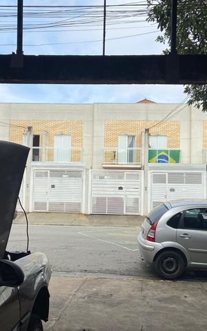 Casa à venda com 300m², 3 quartos e 4 vagas Casa à venda com 300m², 3 quartos e 4 vagasGaragem