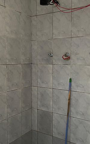 Casa à venda com 300m², 3 quartos e 4 vagas Casa à venda com 300m², 3 quartos e 4 vagasBanheira