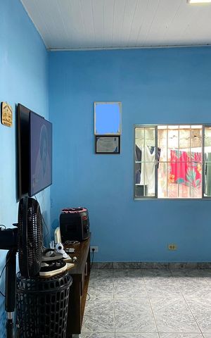 Casa à venda com 300m², 3 quartos e 4 vagas Casa à venda com 300m², 3 quartos e 4 vagasSala