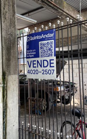 Casa à venda com 300m², 3 quartos e 4 vagas Casa à venda com 300m², 3 quartos e 4 vagasPlaca
