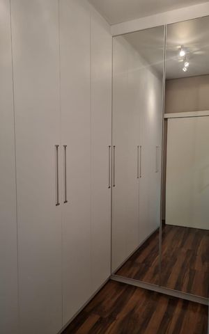 Casa de condomínio para alugar com 400m², 4 quartos e 4 vagas Casa de condomínio para alugar com 400m², 4 quartos e 4 vagasCloset