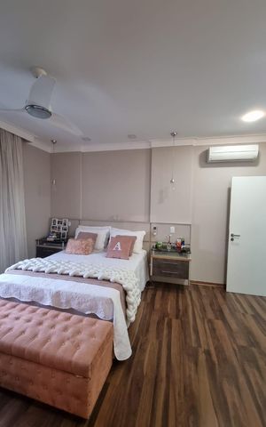 Casa de condomínio para alugar com 400m², 4 quartos e 4 vagas Casa de condomínio para alugar com 400m², 4 quartos e 4 vagasQuarto