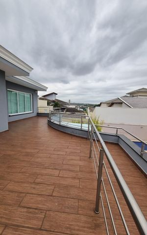 Casa de condomínio para alugar com 400m², 4 quartos e 4 vagas Casa de condomínio para alugar com 400m², 4 quartos e 4 vagasDeck
