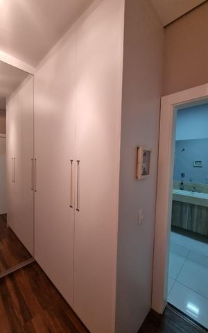 Casa de condomínio para alugar com 400m², 4 quartos e 4 vagas Casa de condomínio para alugar com 400m², 4 quartos e 4 vagasCloset