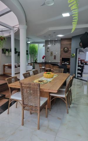 Casa de condomínio para alugar com 400m², 4 quartos e 4 vagas Casa de condomínio para alugar com 400m², 4 quartos e 4 vagasÁrea Externa