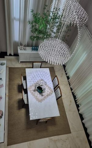Casa de condomínio para alugar com 400m², 4 quartos e 4 vagas Casa de condomínio para alugar com 400m², 4 quartos e 4 vagasSala de jantar