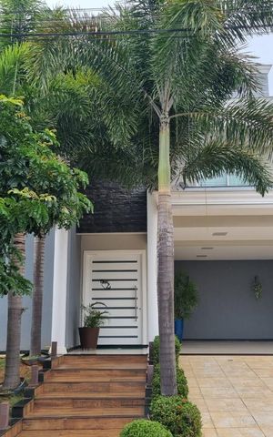 Casa de condomínio para alugar com 400m², 4 quartos e 4 vagas Casa de condomínio para alugar com 400m², 4 quartos e 4 vagasFachada