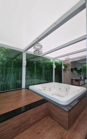 Casa de condomínio para alugar com 400m², 4 quartos e 4 vagas Casa de condomínio para alugar com 400m², 4 quartos e 4 vagasÁrea Externa