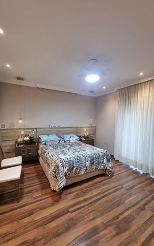 Casa de condomínio para alugar com 400m², 4 quartos e 4 vagas Casa de condomínio para alugar com 400m², 4 quartos e 4 vagasSuíte