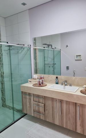 Casa de condomínio para alugar com 400m², 4 quartos e 4 vagas Casa de condomínio para alugar com 400m², 4 quartos e 4 vagasBanheiro social
