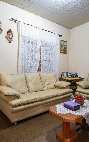 Casa à venda com 250m², 2 quartos e 2 vagasSala