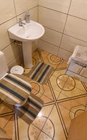 Casa à venda com 120m², 3 quartos e 2 vagasBanheiro externo