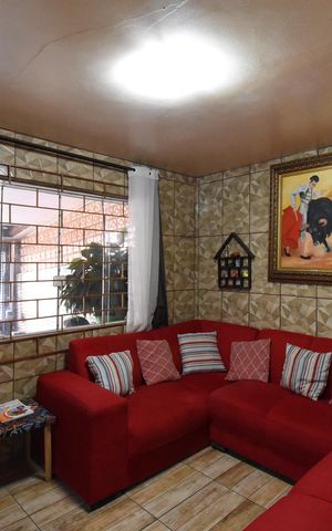 Casa à venda com 120m², 3 quartos e 2 vagasSala