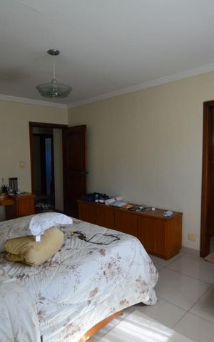 Casa à venda com 370m², 6 quartos e 3 vagas Casa à venda com 370m², 6 quartos e 3 vagasSUÍTE 1