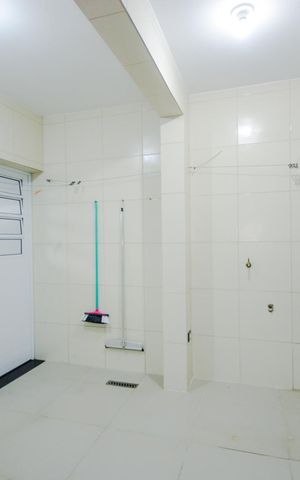 Casa à venda com 318m², 4 quartos e 2 vagasÁrea de Serviço