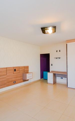 Casa à venda com 318m², 4 quartos e 2 vagasQuarto 3 - Suíte
