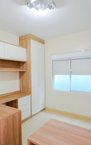 Casa à venda com 318m², 4 quartos e 2 vagasQuarto 2 - Escritório