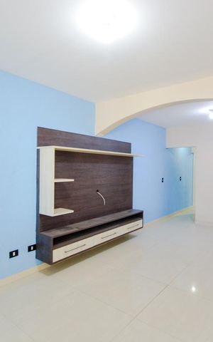 Casa à venda com 318m², 4 quartos e 2 vagasSala