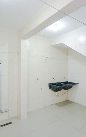 Casa à venda com 318m², 4 quartos e 2 vagasÁrea de Serviço