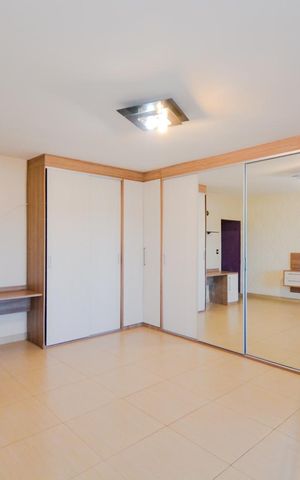 Casa à venda com 318m², 4 quartos e 2 vagasQuarto 3 - Suíte