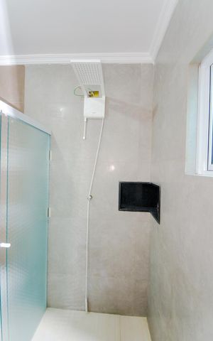 Casa à venda com 318m², 4 quartos e 2 vagasBanheiro Social