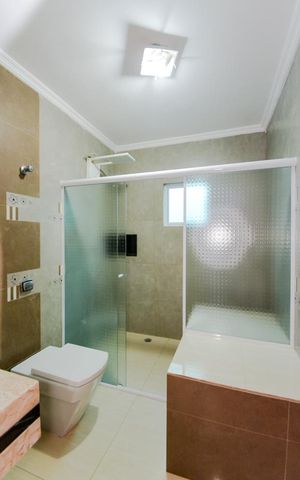 Casa à venda com 318m², 4 quartos e 2 vagasBanheiro Social