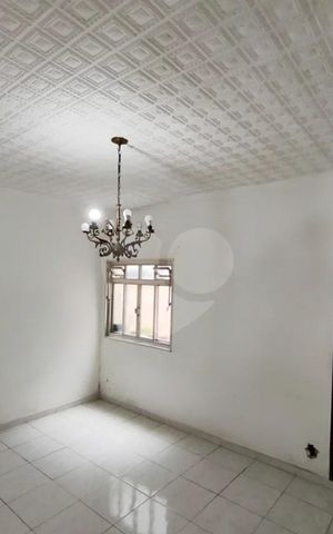 Casa à venda com 70m², 3 quartos e 1 vaga