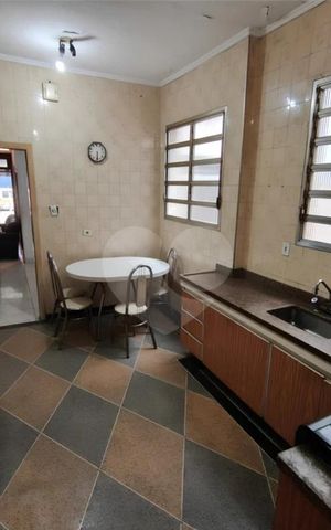 Casa à venda com 70m², 3 quartos e 1 vaga
