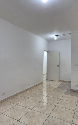 Casa para alugar com 110m², 2 quartos e sem vaga Casa para alugar com 110m², 2 quartos e sem vagaSala