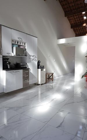 Casa à venda com 354m², 3 quartos e 2 vagas Casa à venda com 354m², 3 quartos e 2 vagasCobertura Churrasqueira