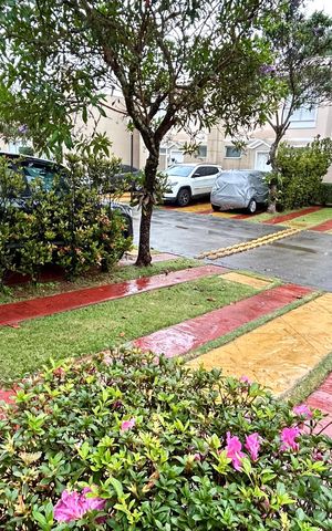 Casa de condomínio à venda com 120m², 2 quartos e 2 vagas Casa de condomínio à venda com 120m², 2 quartos e 2 vagasGaragem
