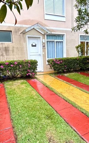 Casa de condomínio à venda com 120m², 2 quartos e 2 vagas Casa de condomínio à venda com 120m², 2 quartos e 2 vagasGaragem