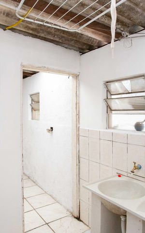 Casa para alugar com 50m², 1 quarto e sem vagaÁrea de Serviço