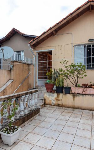 Casa à venda com 161m², 4 quartos e 1 vagaVaranda e Quintal Frontal